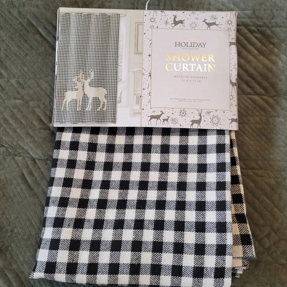 NWT Holiday Shower Curtain - Picture 1 of 5